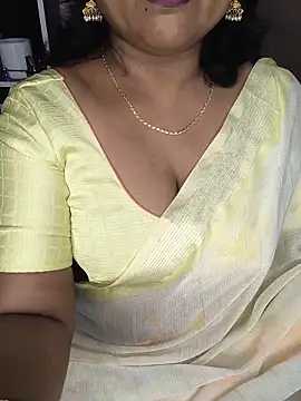 Snapshot of honey-sexy chatting on 06.18.26 honey-sexy online show from 06.18.26