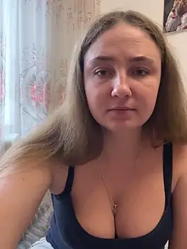 Snapshot of Joannakiss chatting on 11.04.25 Joannakiss online show from 11.04.25