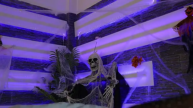 Snapshot of blondie_muller chatting on 11.09.25 blondie muller online show from 11.09.25