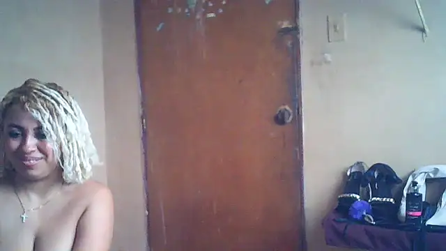 Lucy White   online show from 04.09.26