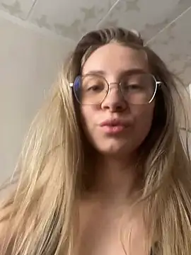 Kitty Katrine online show from 01.20.25