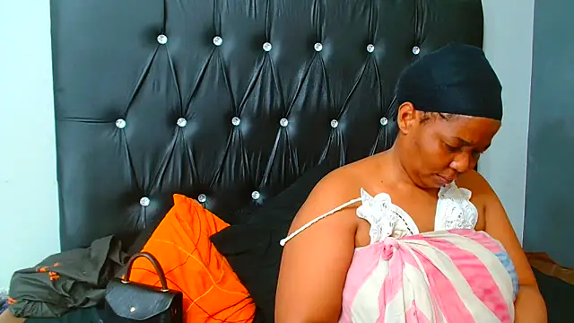 AfricanBigAssxx98 online show from 02.06.25