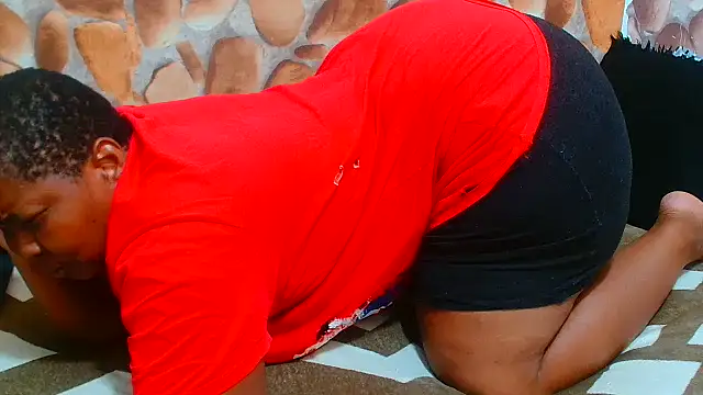 Snapshot of AfricanBigAssxx98 chatting on 10.18.25 AfricanBigAssxx98 online show from 10.18.25