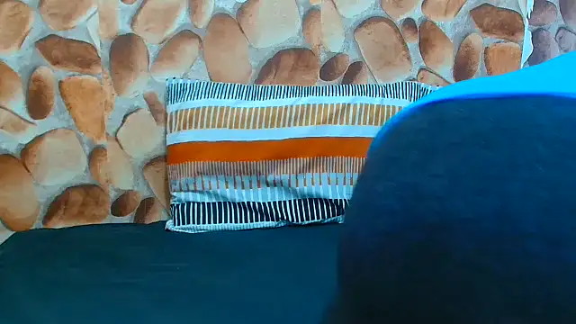 Snapshot of AfricanBigAssxx98 chatting on 10.25.25 AfricanBigAssxx98 online show from 10.25.25