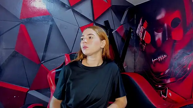 Hana and Zeta online show from 12.20.25