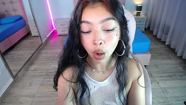 pettit courtny online show from 01.03.25