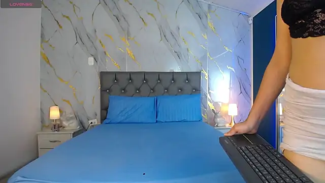 pettit courtny online show from 02.05.25