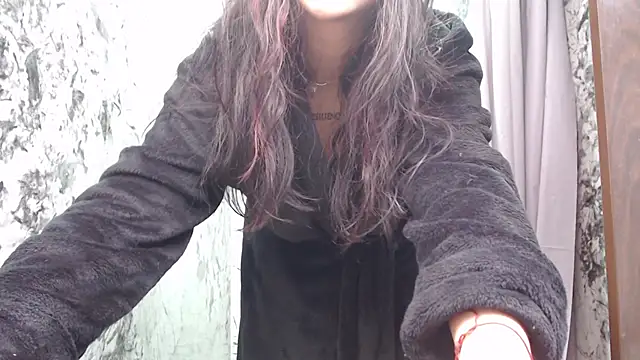 pettit courtny online show from 02.11.25