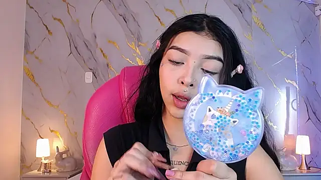 pettit courtny online show from 03.10.25