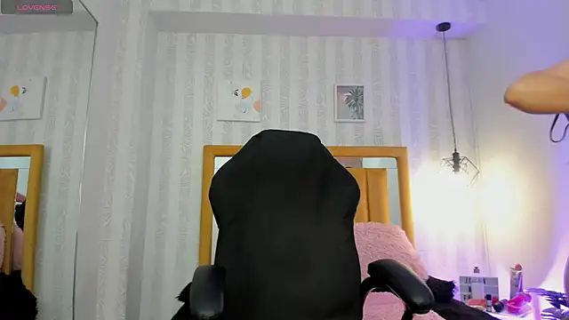 pettit courtny online show from 09.30.25