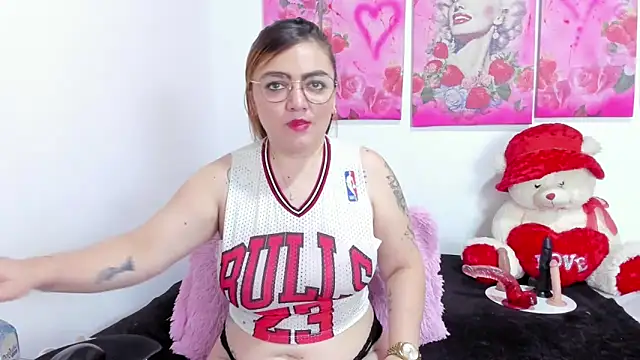 fresahot2024 online show from 10.17.25