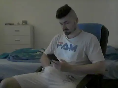 Snapshot of Hkl95555 chatting on 10.13.25 Hkl95555 online show from 10.13.25