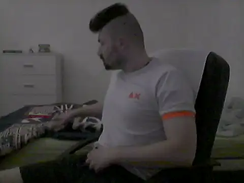 Snapshot of Hkl95555 chatting on 10.16.25 Hkl95555 online show from 10.16.25