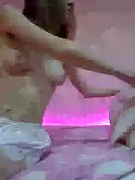 Snapshot of beautiful_angel chatting on 01.12.25 beautiful angel online show from 01.12.25