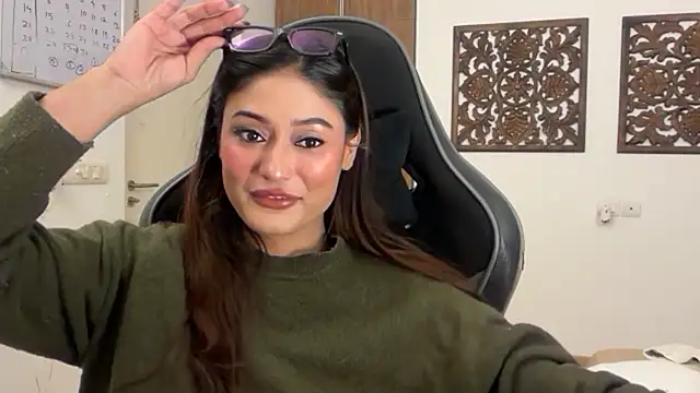 Snapshot of GoddessAnna chatting on 11.30.25 GoddessAnna online show from 11.30.25