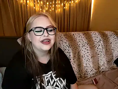 ChubbyBubs online show from 02.15.25