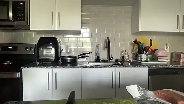 AveryJ99 online show from 03.22.25