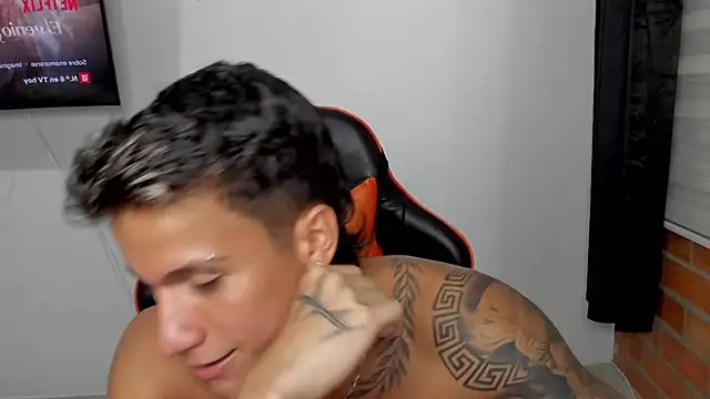 pettergrey1 online show from 10.17.25