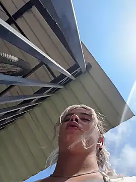 Snapshot of Tusumisahot chatting on 03.01.26 Tusumisahot online show from 03.01.26