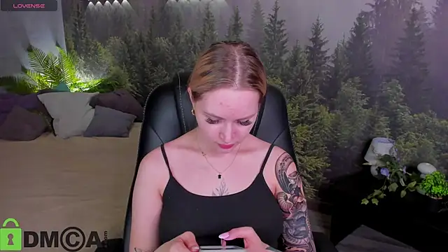 Carol  Cox online show from 11.03.25