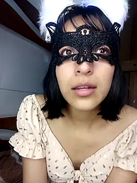 Snapshot of PequeArely chatting on 12.20.24 PequeArely online show from 12.20.24