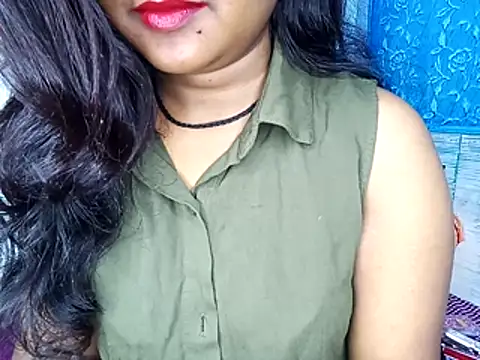 Snapshot of Muktha chatting on 11.04.25 Muktha online show from 11.04.25