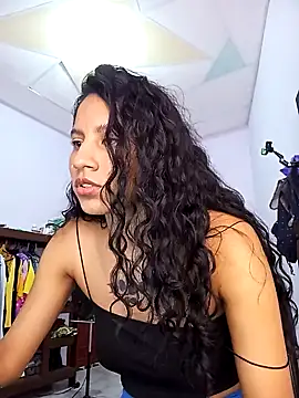 Snapshot of Karii-R chatting on 01.07.25 Karii-R online show from 01.07.25