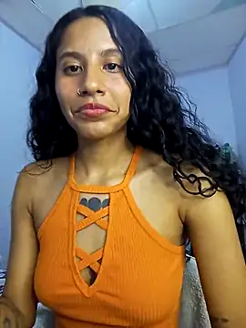 Snapshot of Karii-R chatting on 02.20.25 Karii-R online show from 02.20.25