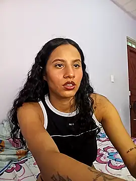 Snapshot of Karii-R chatting on 02.23.25 Karii-R online show from 02.23.25