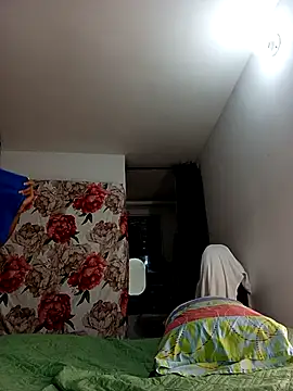 Karii-R online show from 04.25.26