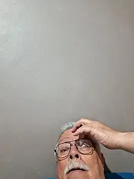 Snapshot of NawtyB1965 chatting on 09.27.25 NawtyB1965 online show from 09.27.25