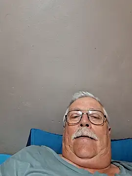 Snapshot of NawtyB1965 chatting on 09.29.25 NawtyB1965 online show from 09.29.25