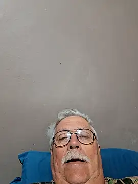 Snapshot of NawtyB1965 chatting on 10.01.25 NawtyB1965 online show from 10.01.25