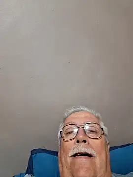 Snapshot of NawtyB1965 chatting on 10.04.25 NawtyB1965 online show from 10.04.25