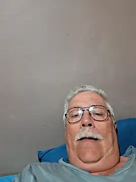 Snapshot of NawtyB1965 chatting on 10.10.25 NawtyB1965 online show from 10.10.25