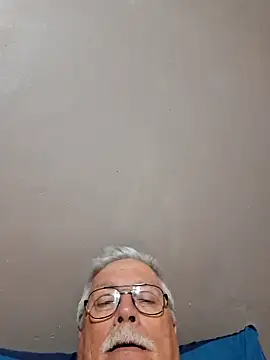 Snapshot of NawtyB1965 chatting on 10.14.25 NawtyB1965 online show from 10.14.25