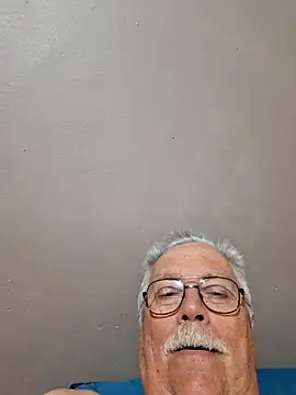 Snapshot of NawtyB1965 chatting on 10.16.25 NawtyB1965 online show from 10.16.25