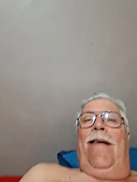 Snapshot of NawtyB1965 chatting on 10.17.25 NawtyB1965 online show from 10.17.25