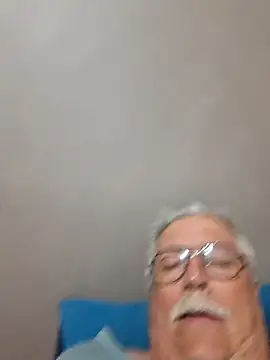 Snapshot of NawtyB1965 chatting on 10.21.25 NawtyB1965 online show from 10.21.25