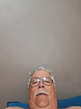 Snapshot of NawtyB1965 chatting on 10.26.25 NawtyB1965 online show from 10.26.25