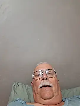 Snapshot of NawtyB1965 chatting on 06.10.26 NawtyB1965 online show from 06.10.26
