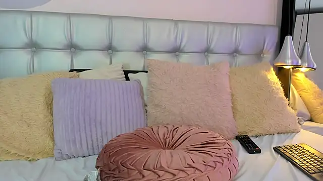 Snapshot of Axel_brunette1 chatting on 03.10.25 Axel brunette1 online show from 03.10.25