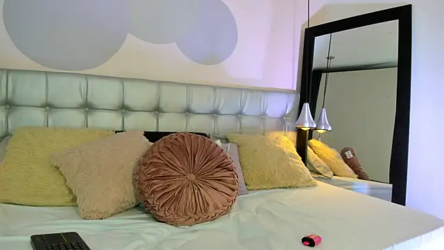 Snapshot of Axel_brunette1 chatting on 03.22.25 Axel brunette1 online show from 03.22.25