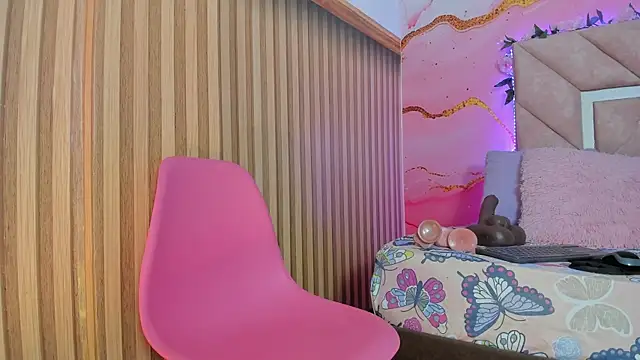 Taylor  cooper online show from 11.18.25