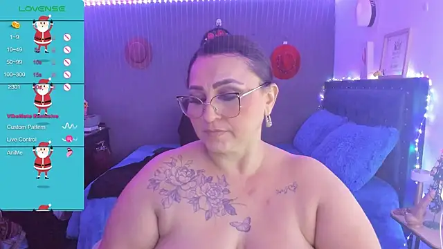 Snapshot of Ivonnee__ chatting on 12.15.24 Ivonnee online show from 12.15.24