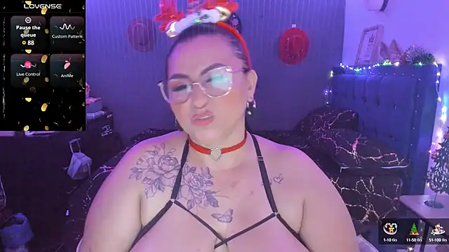 Snapshot of Ivonnee__ chatting on 12.18.24 Ivonnee online show from 12.18.24