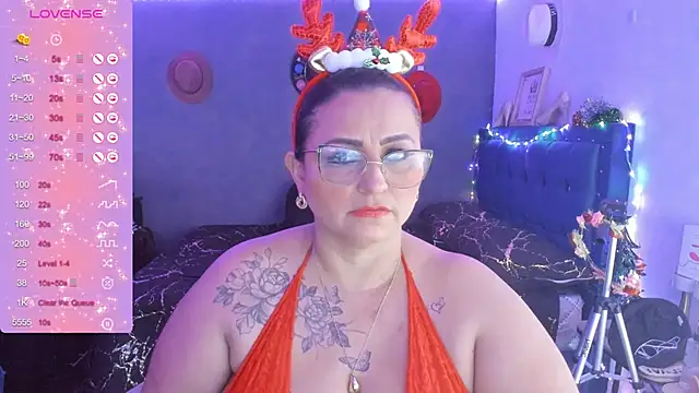 Snapshot of Ivonnee__ chatting on 12.22.24 Ivonnee online show from 12.22.24