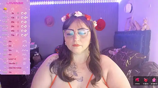 Snapshot of Ivonnee__ chatting on 01.09.25 Ivonnee online show from 01.09.25