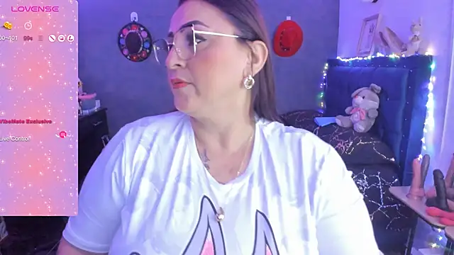 Snapshot of Ivonnee__ chatting on 01.12.25 Ivonnee online show from 01.12.25