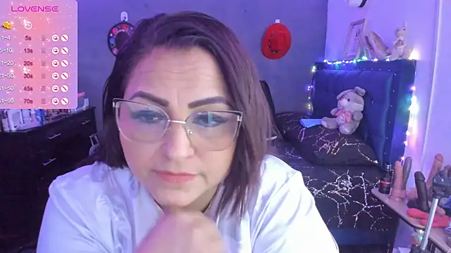 Snapshot of Ivonnee__ chatting on 01.12.25 Ivonnee online show from 01.12.25